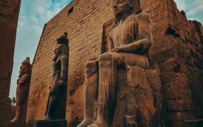 Kuil Luxor: Kemegahan Peradaban Thebes di Malam Hari